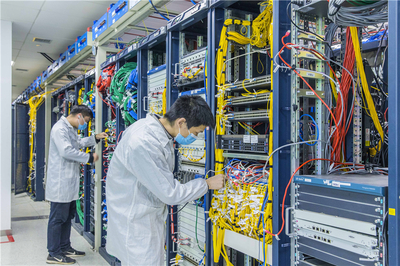 荆山楚水铭记深情嘱托 紧握核心技术命脉，勇攀网络技术研发高峰